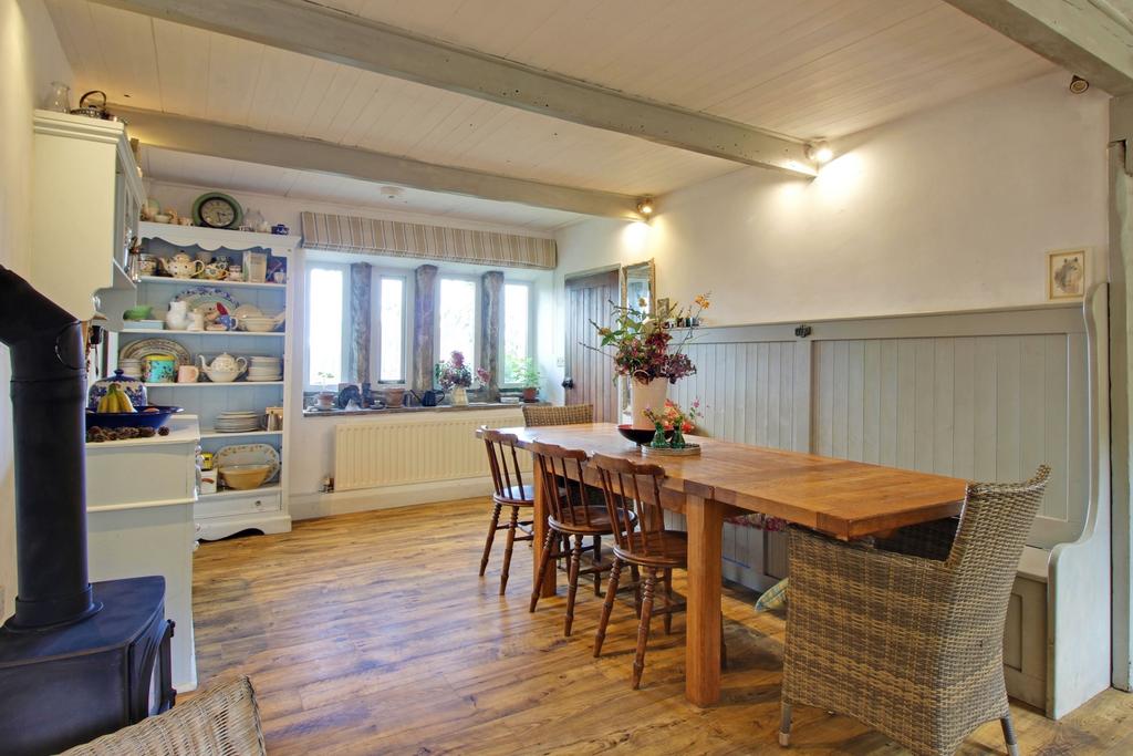 Kitchen   Dining room