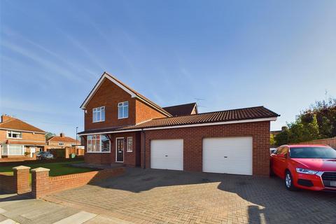 3 bedroom semi-detached house for sale, Shorestone Avenue, Cullercoats