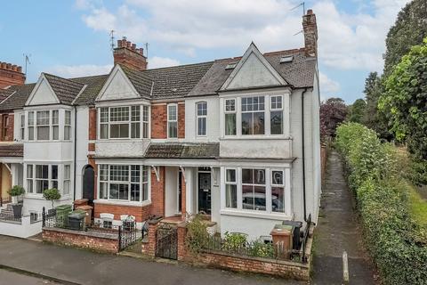 4 bedroom end of terrace house for sale, Castle Road, Wellingborough NN8