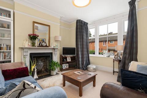 11 Castle Road, Wellingborough, NN8 1LL