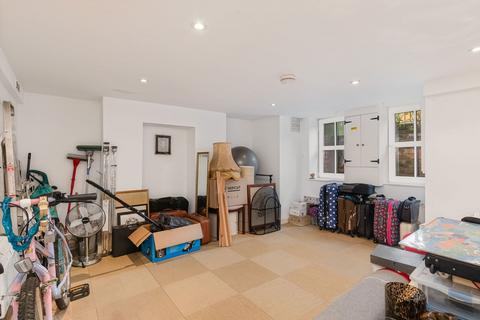 11 Castle Road, Wellingborough, NN8 1LL