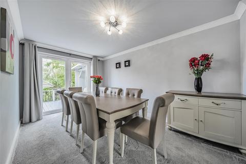33 Bolts Croft, Chippenham, SN15 3GQ