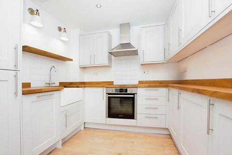 1 bedroom flat to rent, Chaucer Drive Bermondsey SE1