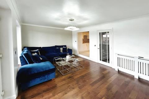3 bedroom apartment to rent, South Ferry Quay, Liverpool