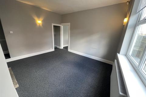 3 bedroom end of terrace house to rent, Lark Hill Road, Stockport SK3