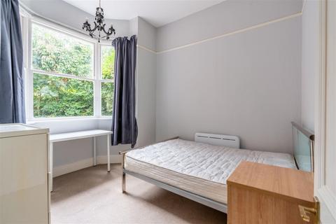 2 bedroom flat to rent, Akenside Terrace, Jesmond, NE2