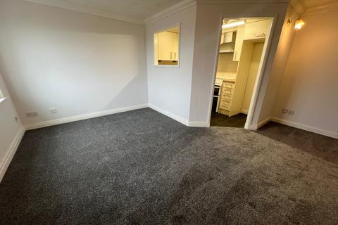 2 bedroom apartment to rent, St. Annes Road, Blackpool, Lancashire, FY4