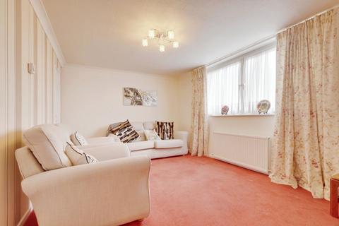 2 bedroom flat for sale, East Street, Southend-on-sea, SS2