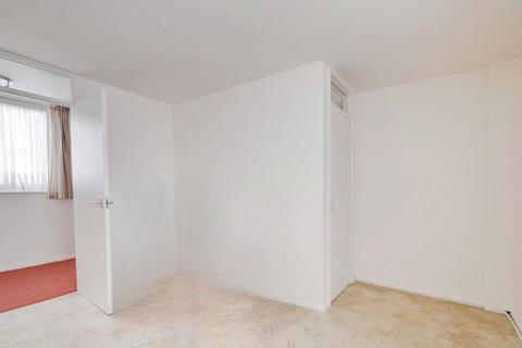 2 bedroom flat for sale, East Street, Southend-on-sea, SS2