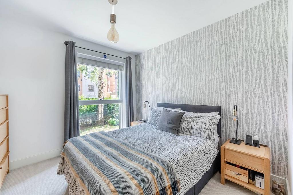 Lyon Road, Harrow, HA1 1 bed flat to rent £1,850 pcm (£427 pw)