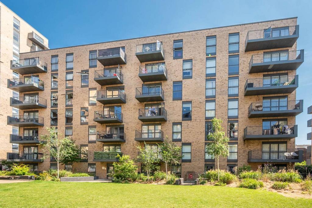 Lyon Road, Harrow, HA1 1 bed flat to rent £1,850 pcm (£427 pw)
