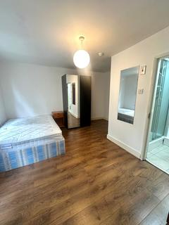 5 bedroom terraced house to rent, Ford Square, London, E1