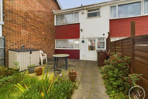 3 bedroom terraced house for sale, Garland Drive, Leeds