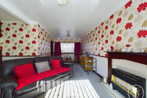 3 bedroom terraced house for sale, Garland Drive, Leeds