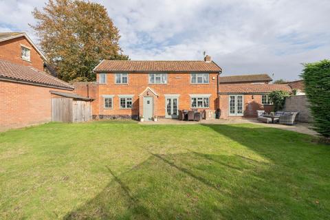 5 bedroom detached house for sale, Edenside Drive, Attleborough