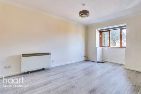 1 bedroom flat for sale, College Road, Abbots Langley