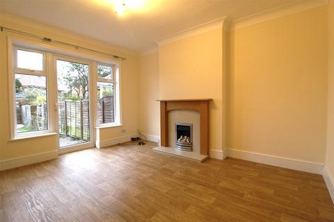 3 bedroom semi-detached house to rent, Court Way, London NW9