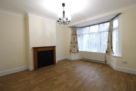 3 bedroom semi-detached house to rent, Court Way, London NW9