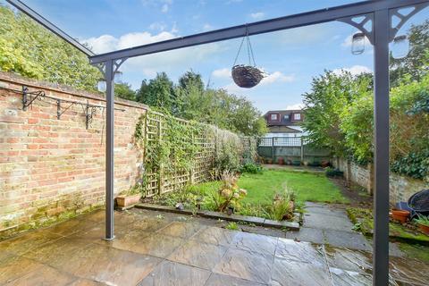 1b Park Hill Close, Carshalton, SM5 3QW