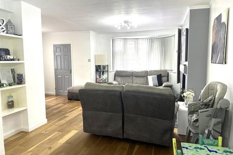 24 Bradgate Drive, Wigston, LE18 1HA