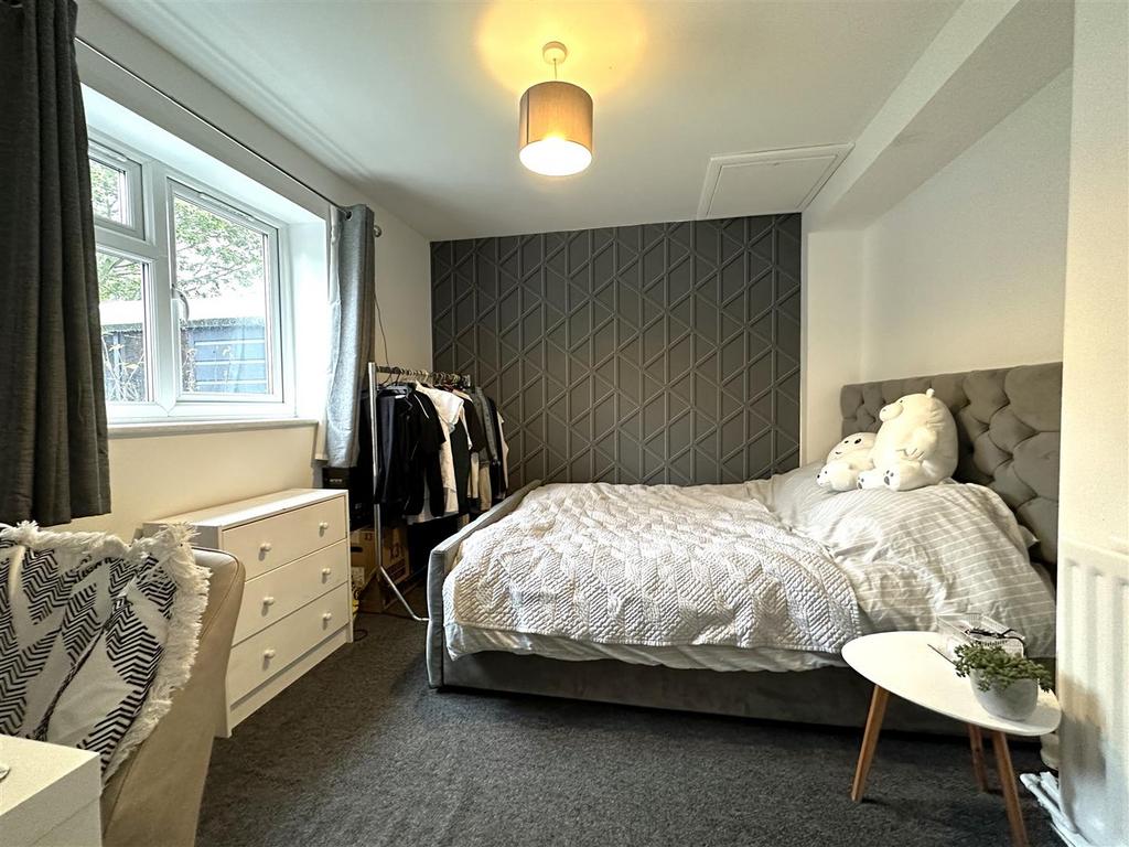 Ground Floor Bedroom (5) 259