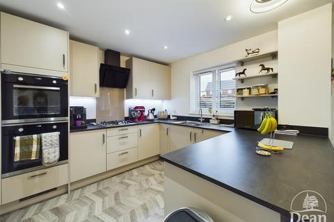 4 bedroom detached house for sale, Starling Road, Ross-On-Wye