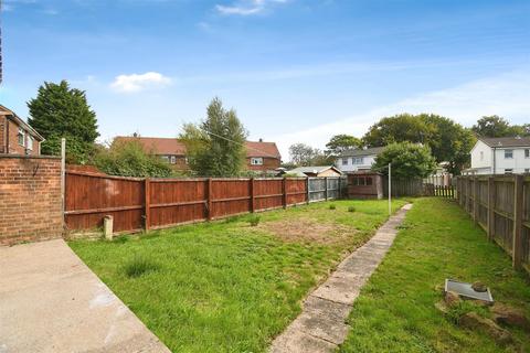 2 bedroom semi-detached house for sale, Dayton Road, Hull