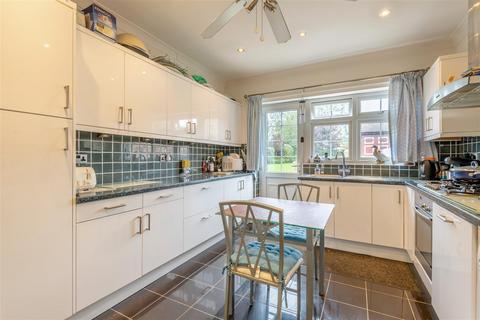 4 bedroom detached bungalow for sale, London Road, Ditton, Aylesford