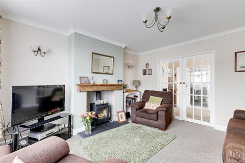 3 bedroom semi-detached house for sale, Castleton Avenue, Arnold NG5