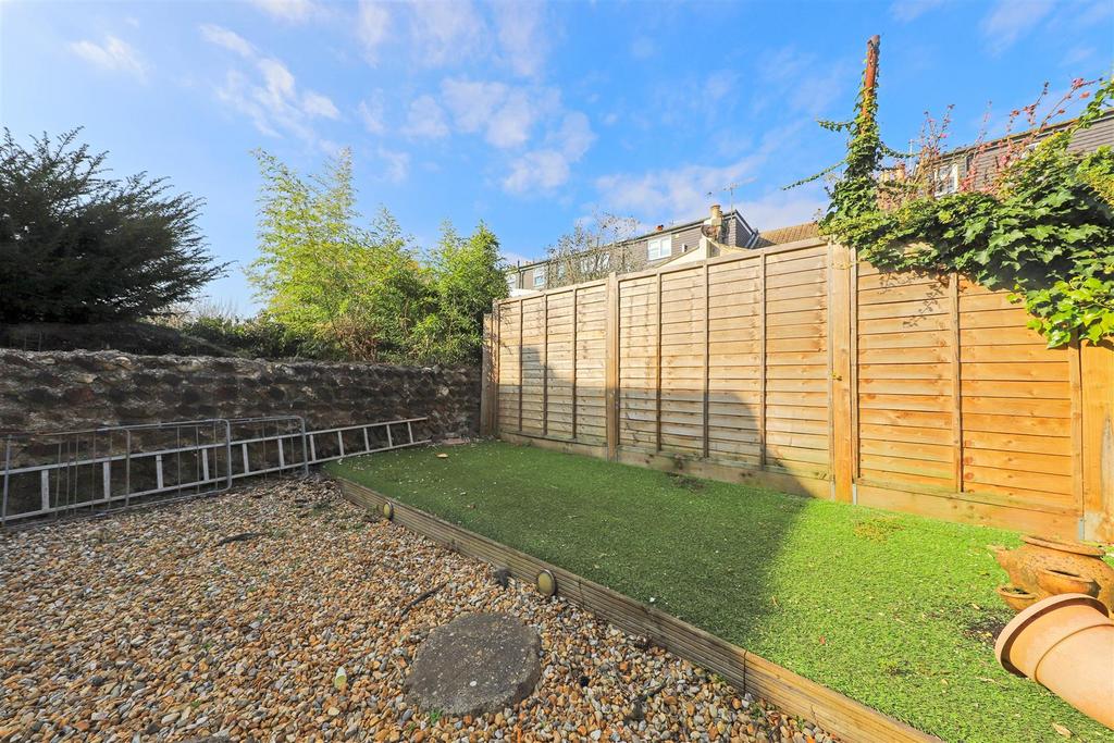 Nicholas james goldstone garden1.jpg