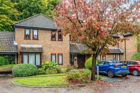 2 bedroom apartment for sale, Beechwood Park, Leatherhead, Surrey, KT22