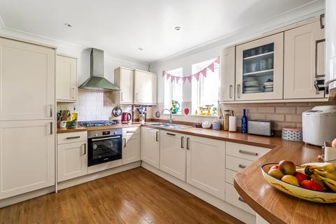 2 bedroom apartment for sale, Beechwood Park, Leatherhead, Surrey, KT22