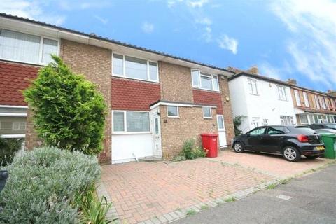 3 bedroom terraced house to rent, Brands Road, Berkshire SL3