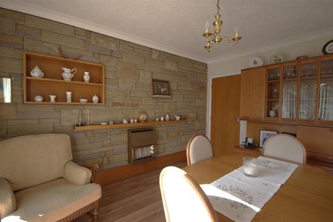 2 bedroom detached bungalow for sale, Holgate Road, Pontefract