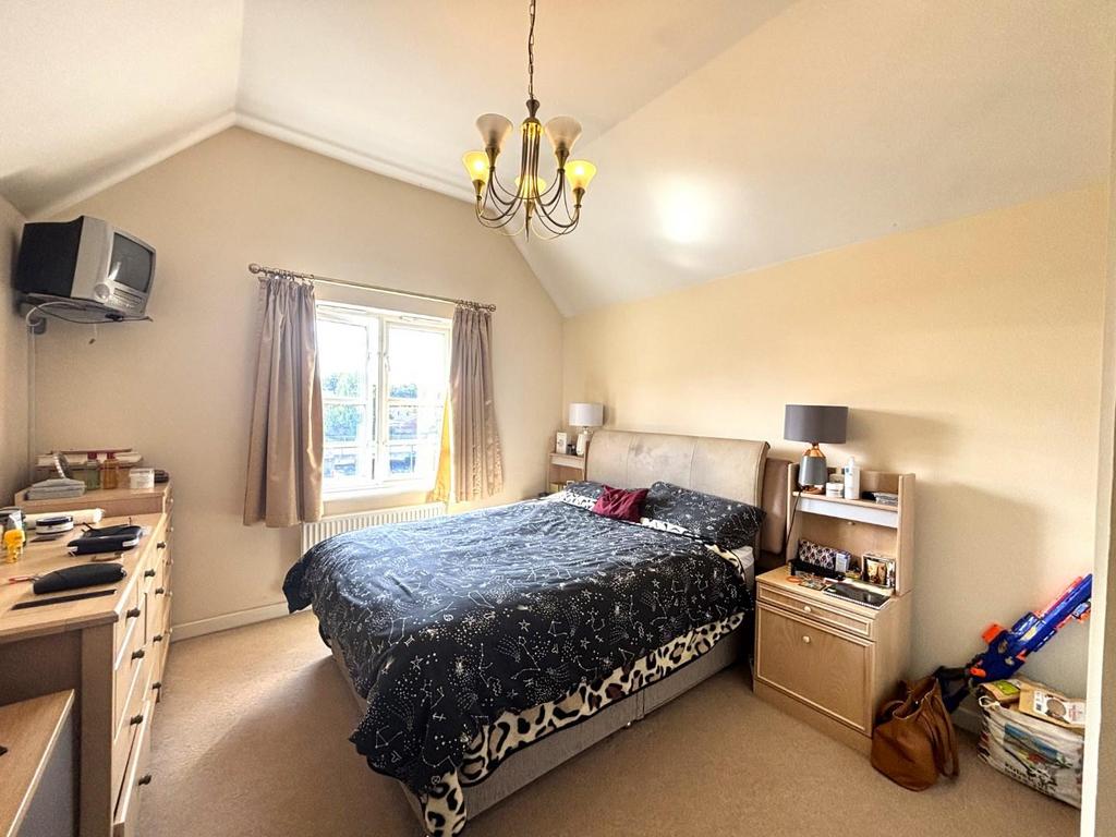 Bedroom 1.jpeg