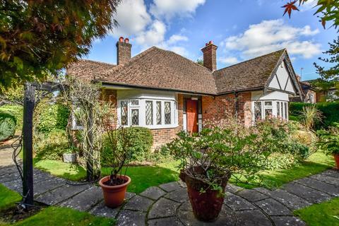 4 bedroom bungalow for sale, Woodside Road, Amersham, Bucks, HP6