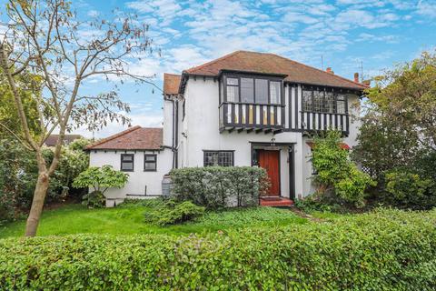 3 bedroom detached house for sale, Caulfield Road, Shoeburyness SS3