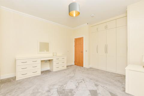 1 bedroom ground floor flat for sale, Charters Village Drive, East Grinstead, West Sussex