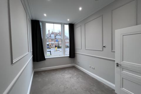 2 bedroom flat to rent, Flat 1 - Danuta House, Surrey KT8