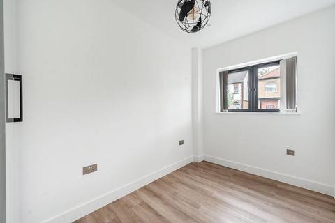 3 bedroom flat for sale, 23 Eton Avenue, Wembley HA0