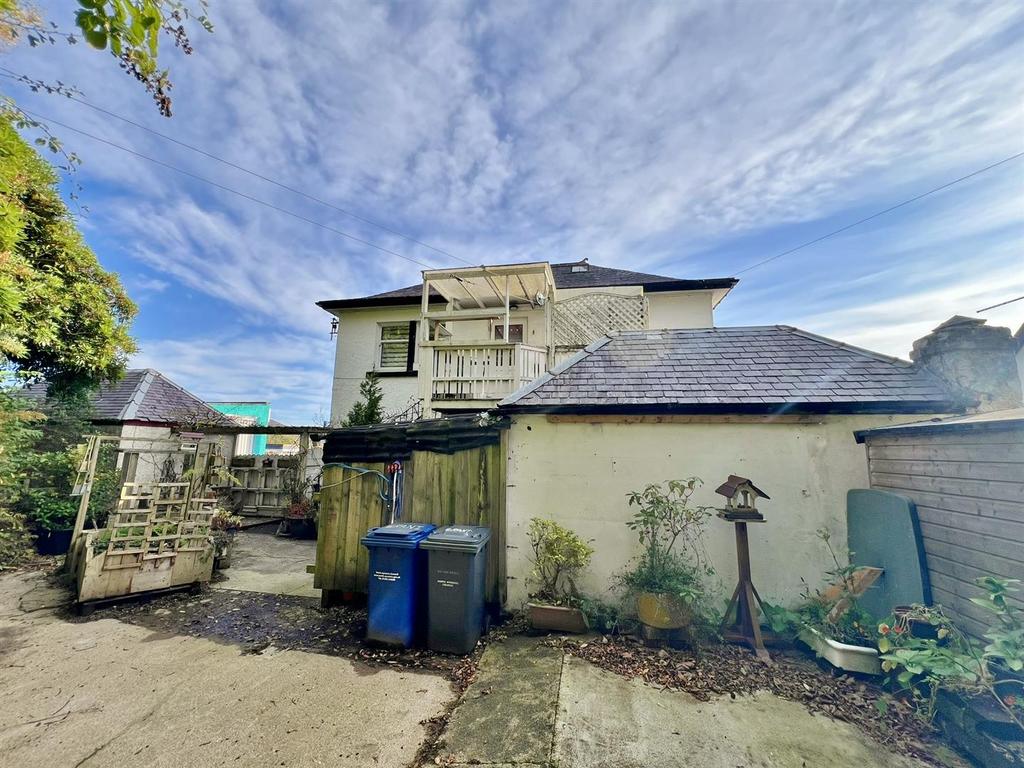 Rear courtyard view