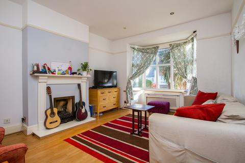 3 bedroom semi-detached house to rent, Derek Avenue, Hove BN3