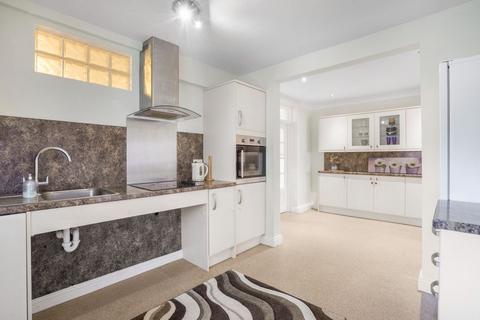 4 bedroom semi-detached house for sale, Leeds LS17