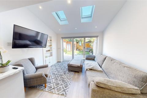 56 Bramleys, Stanford-le-hope, SS17 8AG
