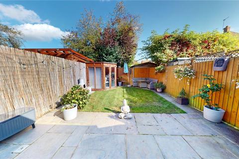 56 Bramleys, Stanford-le-hope, SS17 8AG