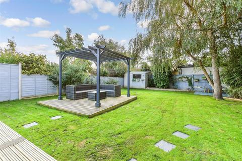 3 Green Meadows, Dymchurch, Romney Marsh, TN29 0JS