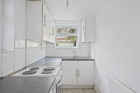 2 bedroom semi-detached house for sale, Finsbury Road, London N22