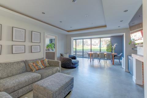 9 Deer Barn Hill, Redditch, B98 7LN