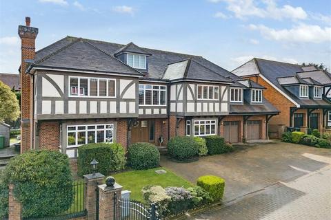 7 bedroom detached house for sale, Briarswood, Goffs Oak, Waltham Cross