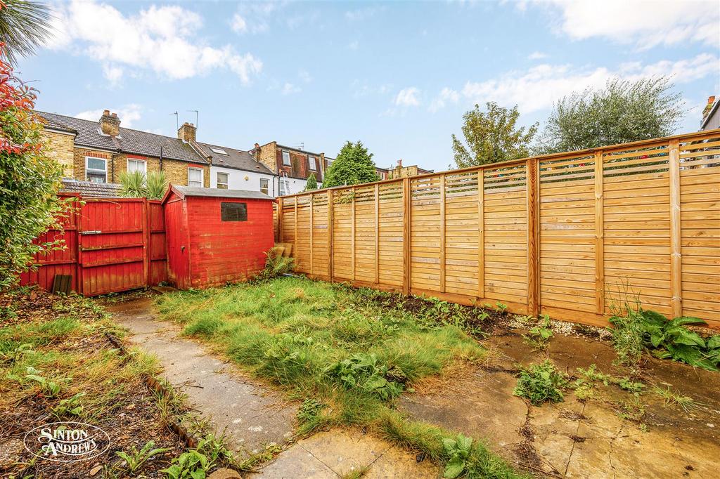 124 Elthorne Avenue-8.jpg